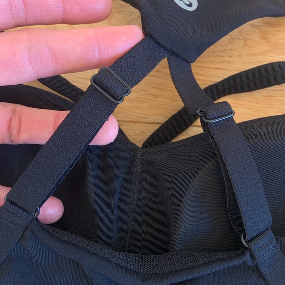 Titika Sports Bra - Picture 4 of 6